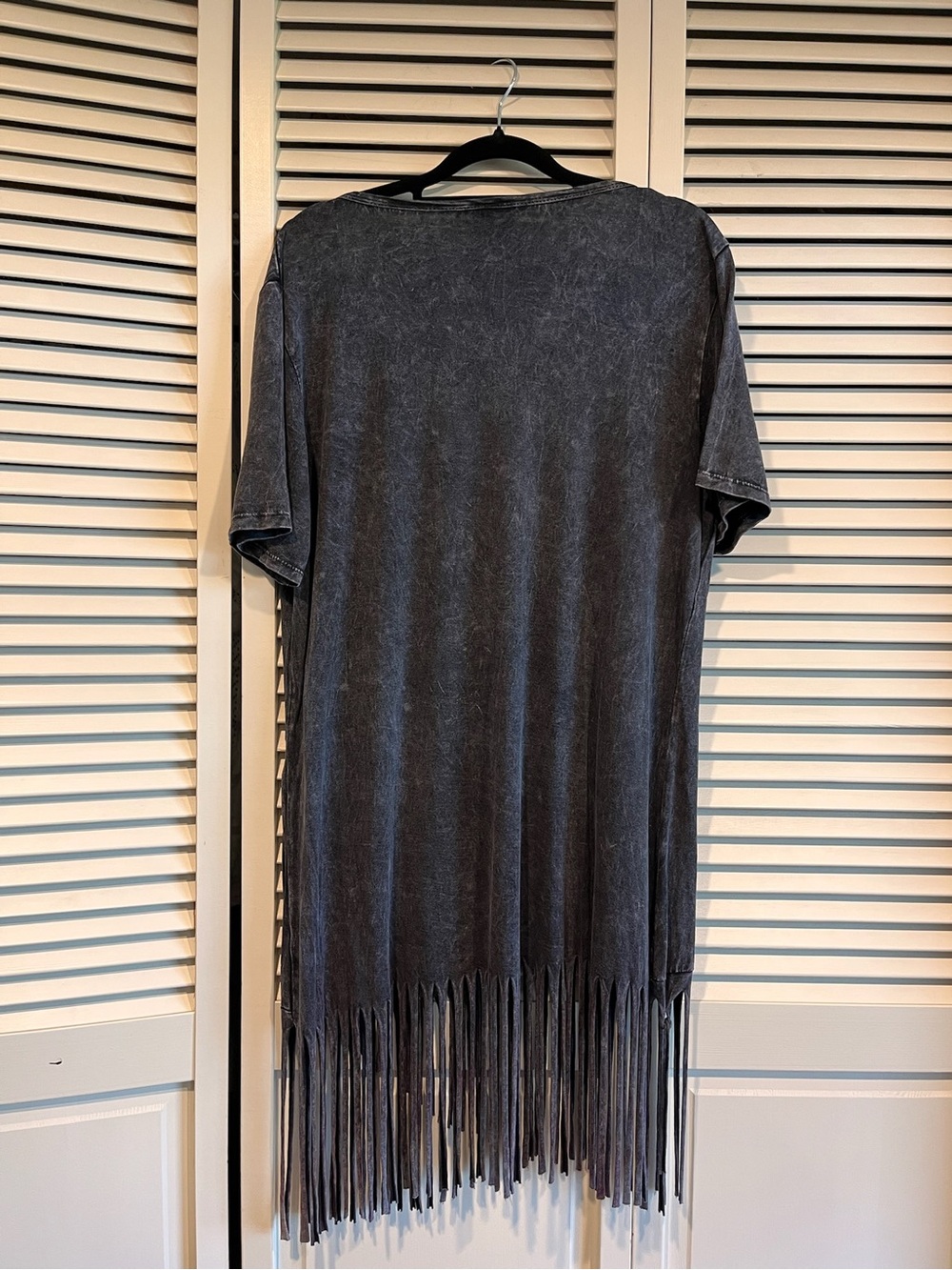 Vocal Gray Tunic with Fleur-de-Lis Label - Picture 5 of 5